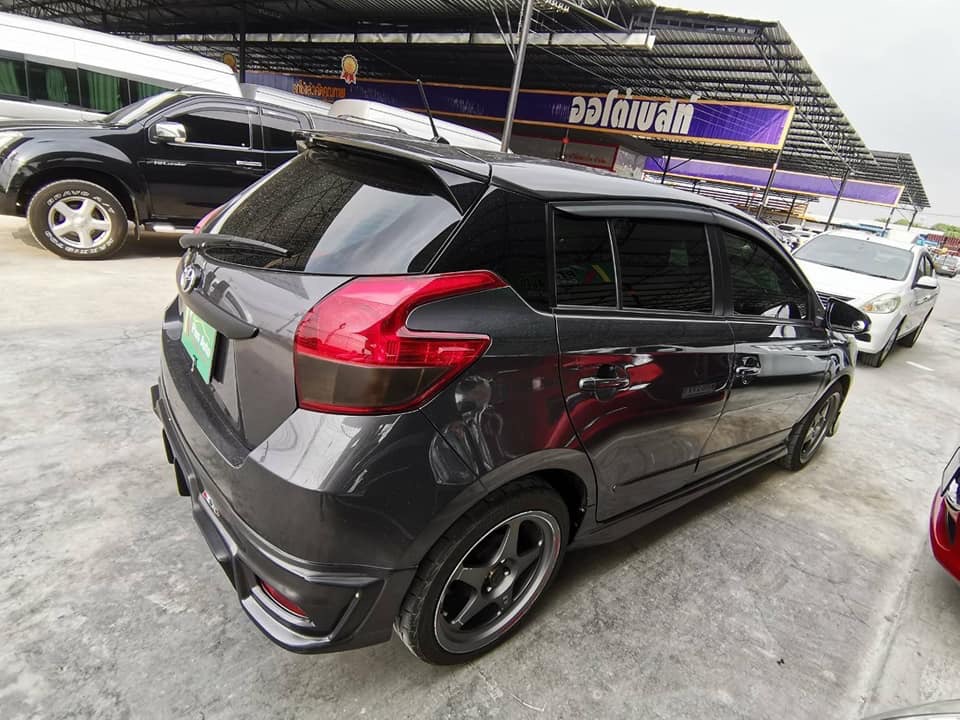 Toyota Yaris ปี 2016 สีเทา (รูปที่ 9)