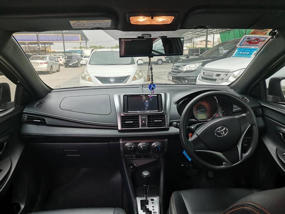 Toyota Yaris ปี 2016 สีเทา (รูปที่ 8)