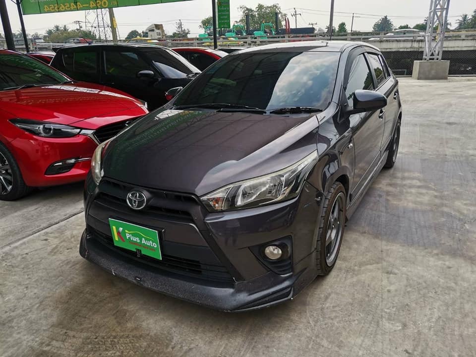 Toyota Yaris ปี 2016 สีเทา (รูปที่ 2)