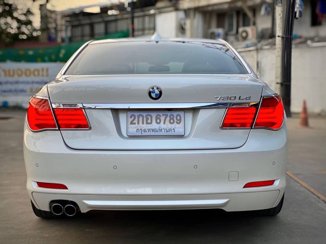 BMW 7 Series Gen5 F01 730Ld ปี 2012 สีขาว (รูปที่ 3)