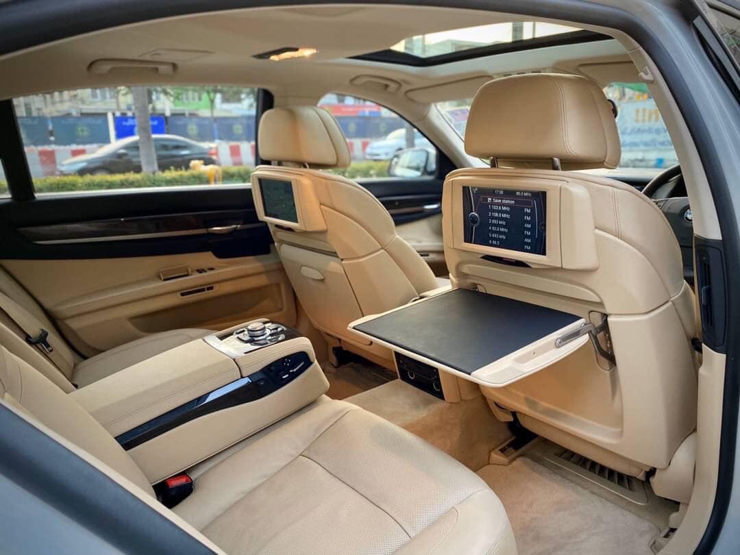 BMW 7 Series Gen5 F01 730Ld ปี 2012 สีขาว (รูปที่ 6)