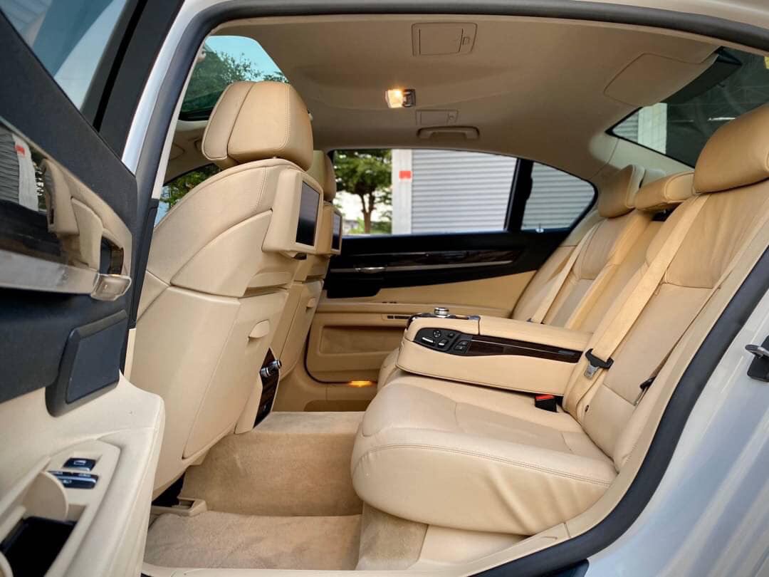 BMW 7 Series Gen5 F01 730Ld ปี 2012 สีขาว (รูปที่ 14)