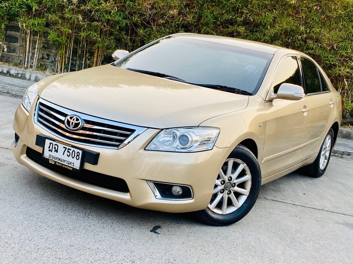 Toyota Camry ปี 2010 สีทอง