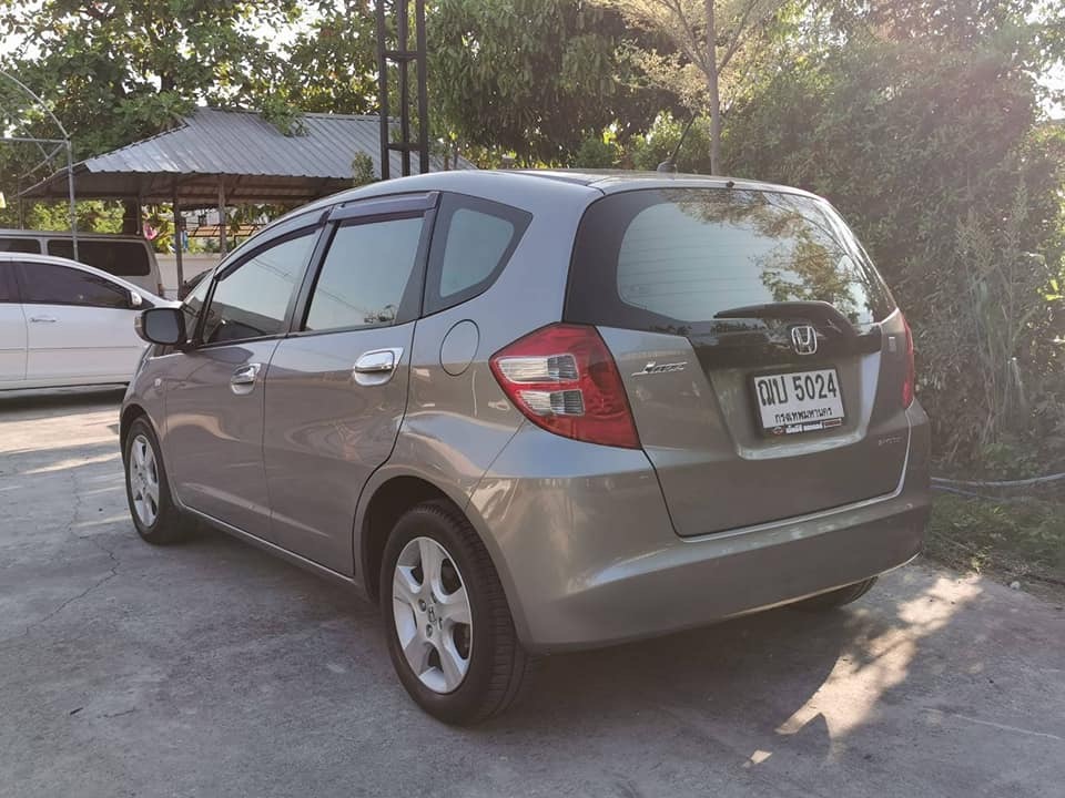Honda Jazz GE ปี 2009 สีเทา (รูปที่ 5)