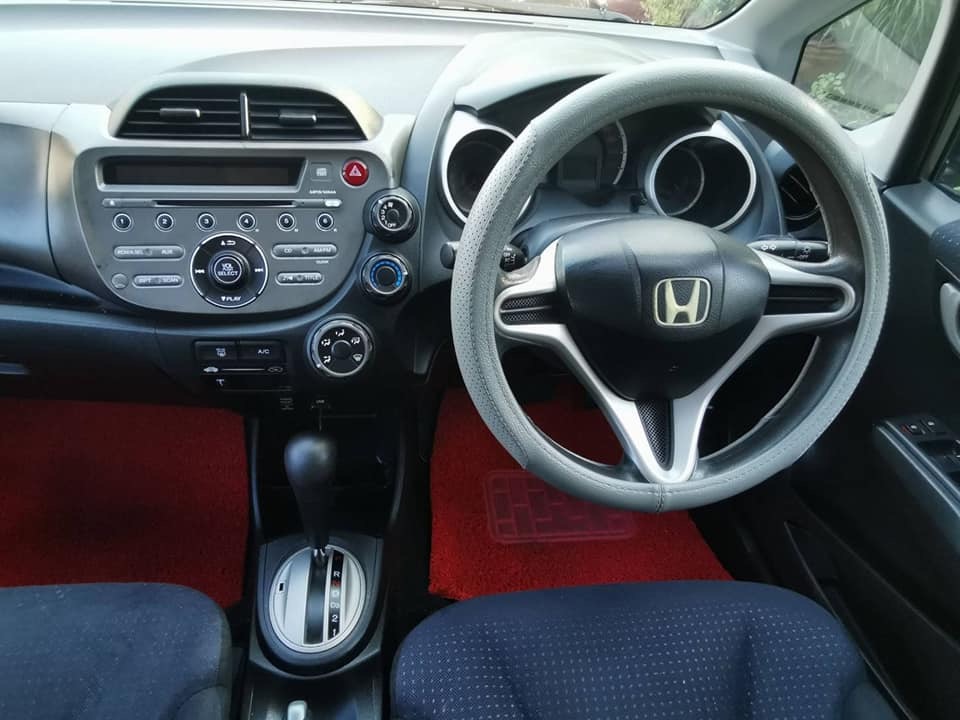 Honda Jazz GE ปี 2009 สีเทา (รูปที่ 12)