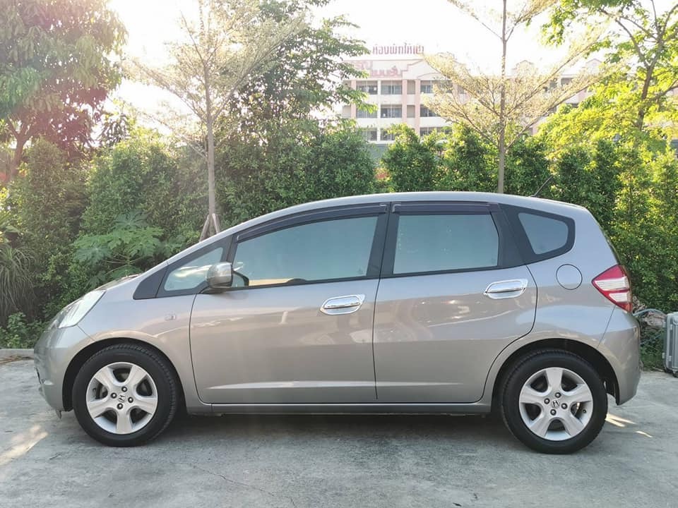 Honda Jazz GE ปี 2009 สีเทา (รูปที่ 4)