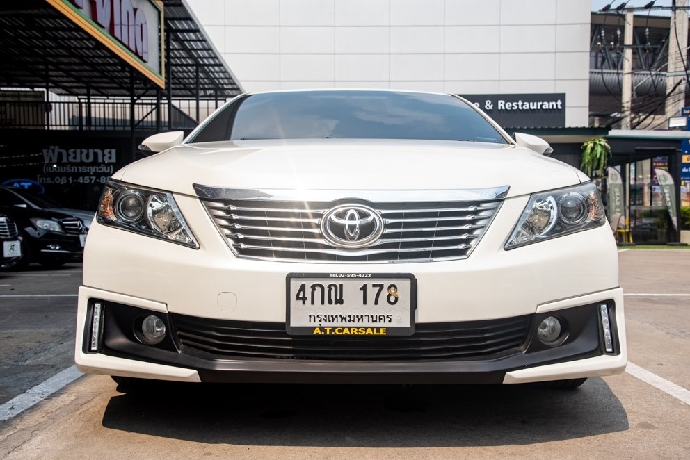Toyota Camry ปี 2013 สีขาว