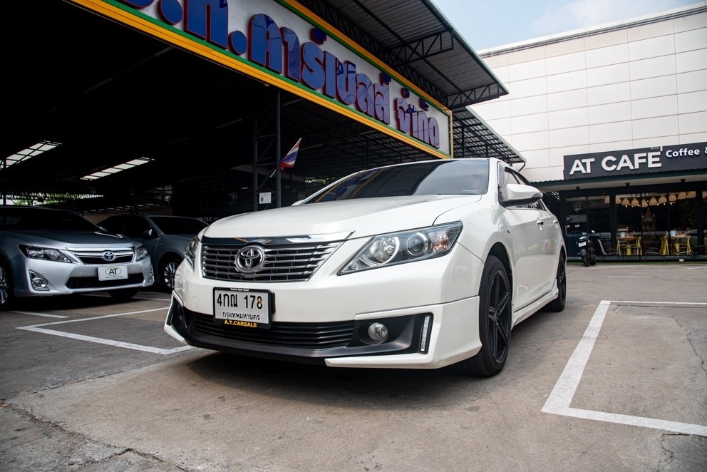 Toyota Camry ปี 2013 สีขาว (รูปที่ 2)