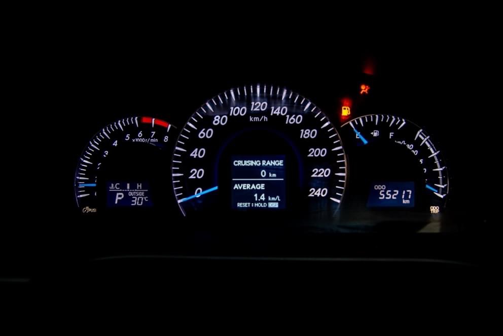 Toyota Camry ปี 2013 สีขาว (รูปที่ 8)