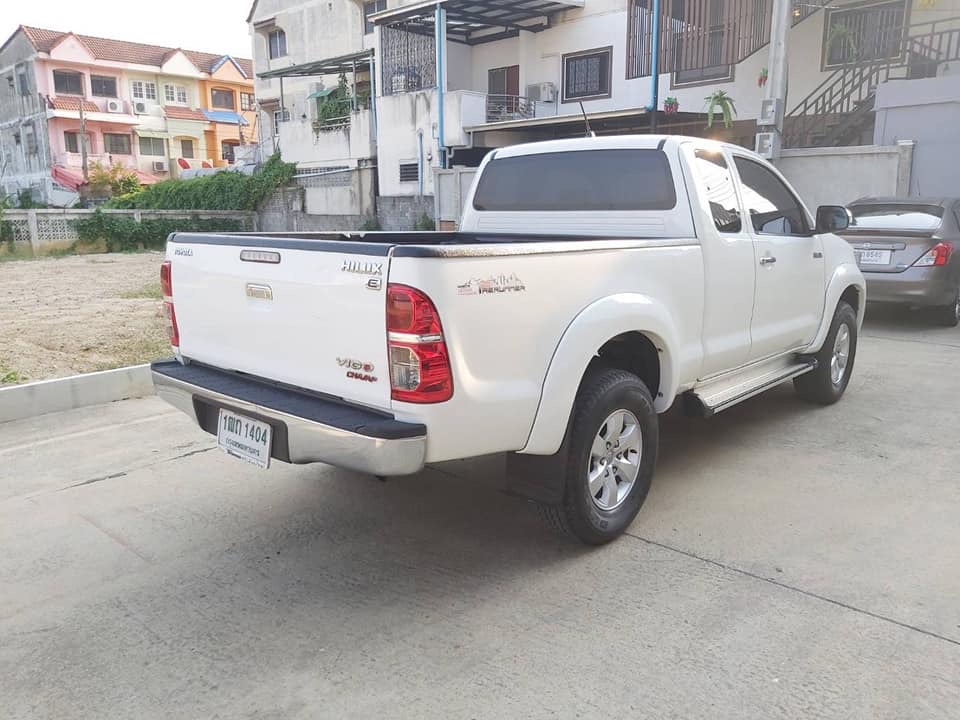 Toyota Hilux Vigo Prerunner (Cab) ปี 2015 สีขาว (รูปที่ 2)
