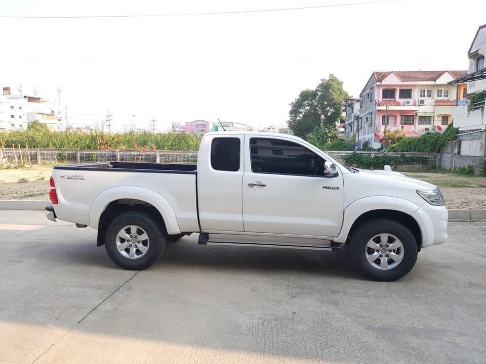 Toyota Hilux Vigo Prerunner (Cab) ปี 2015 สีขาว