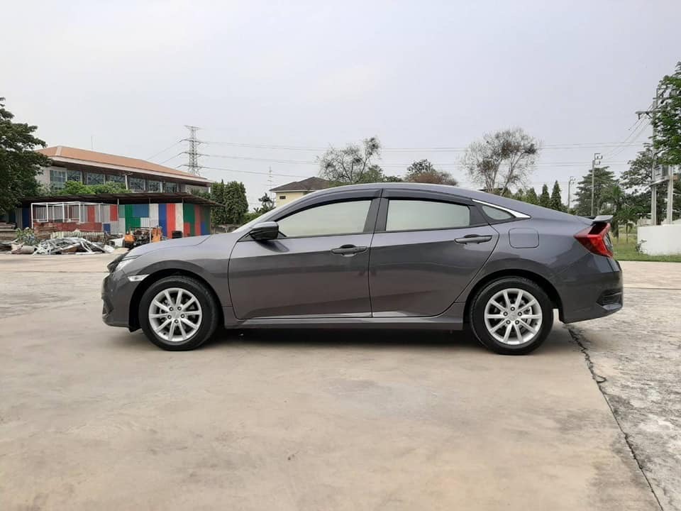 Honda Civic Sedan ปี 2017 สีเทา (รูปที่ 3)