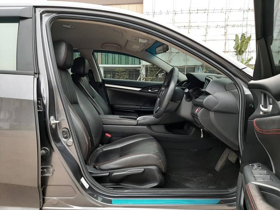 Honda Civic Sedan ปี 2017 สีเทา (รูปที่ 5)