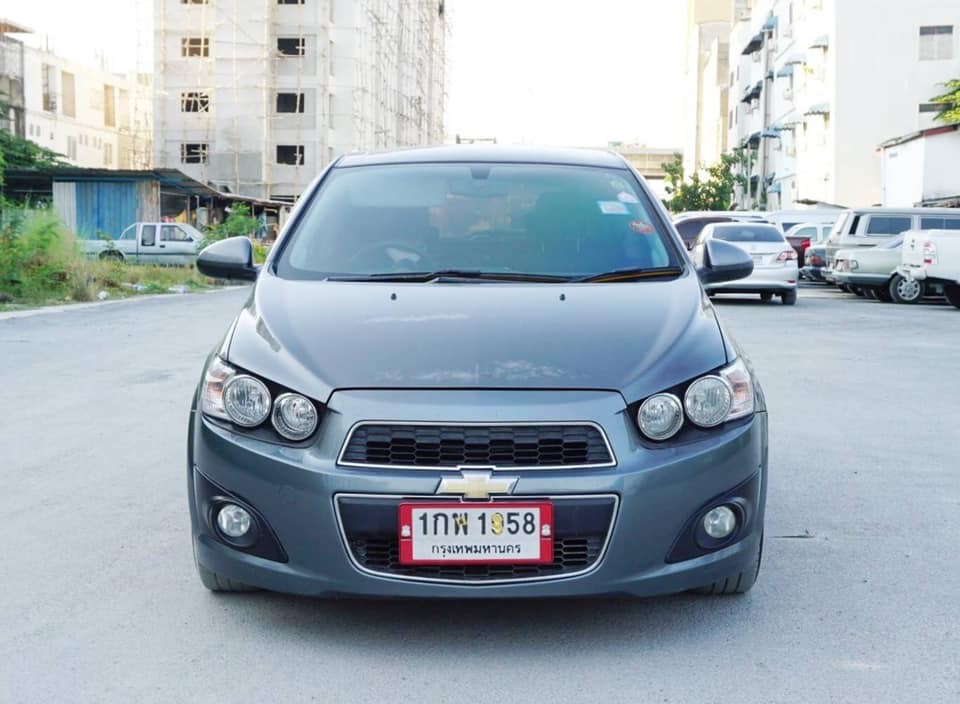 Chevrolet Sonic โฉม 5 ประตู ปี 2013 สีเทา (รูปที่ 5)