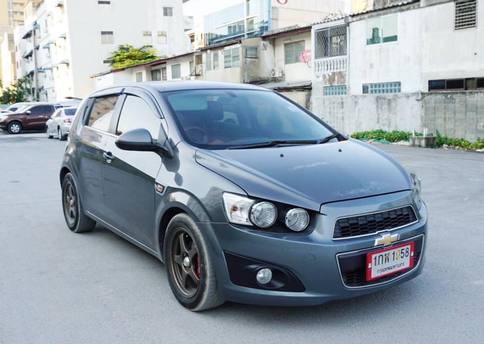 Chevrolet Sonic โฉม 5 ประตู ปี 2013 สีเทา