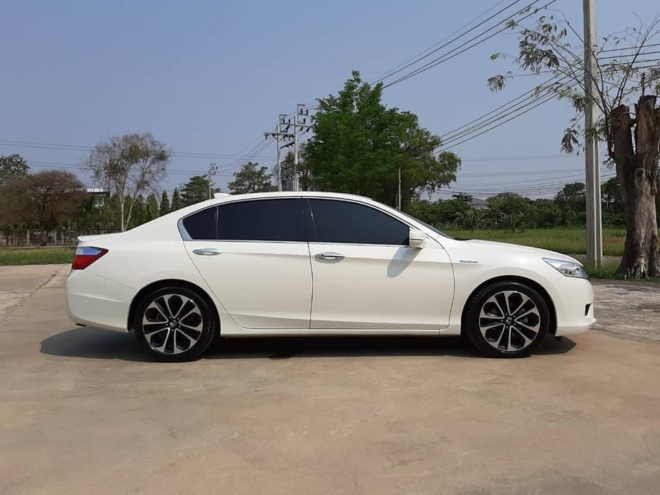 Honda Accord ปี 2015 สีขาว (รูปที่ 16)