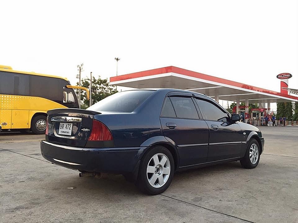 Ford Laser ปี 2000 สีน้ำเงิน