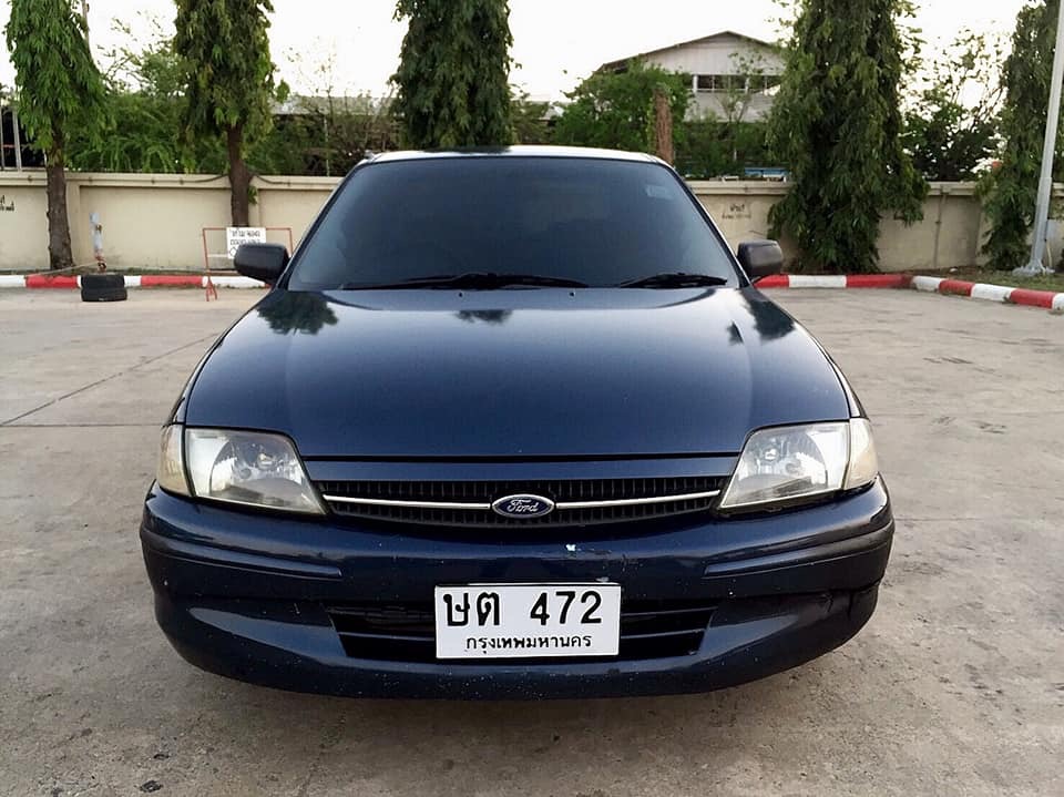 Ford Laser ปี 2000 สีน้ำเงิน