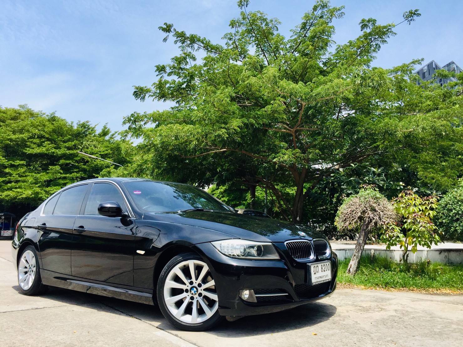 BMW 320i ปี 2012 สีดำ (รูปที่ 12)