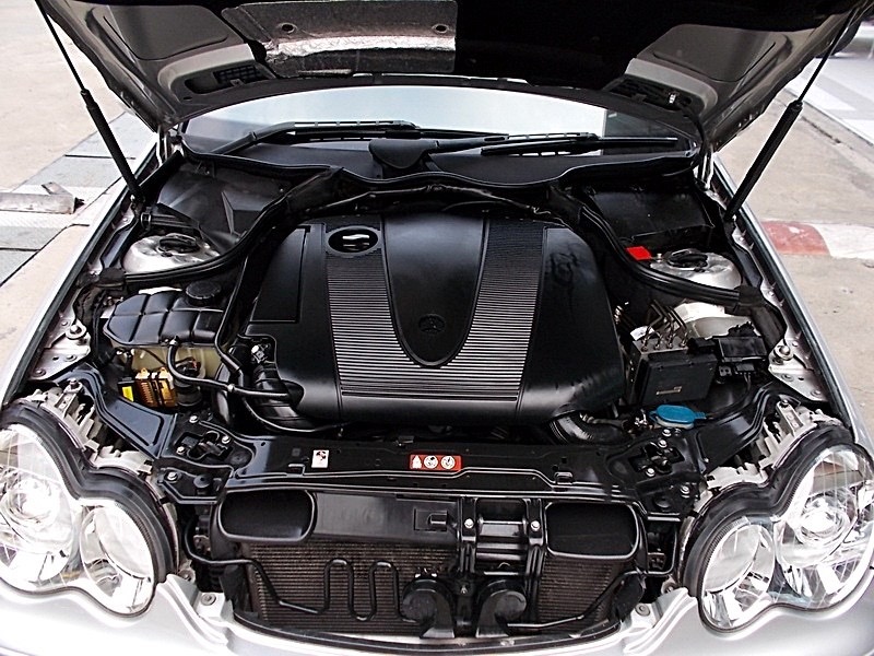 Mercedes-Benz C-Class W203 C220 ปี 2006 สีเทา (รูปที่ 2)