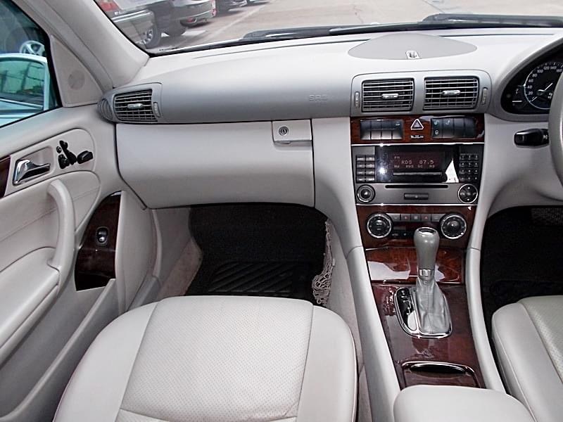 Mercedes-Benz C-Class W203 C220 ปี 2006 สีเทา (รูปที่ 10)