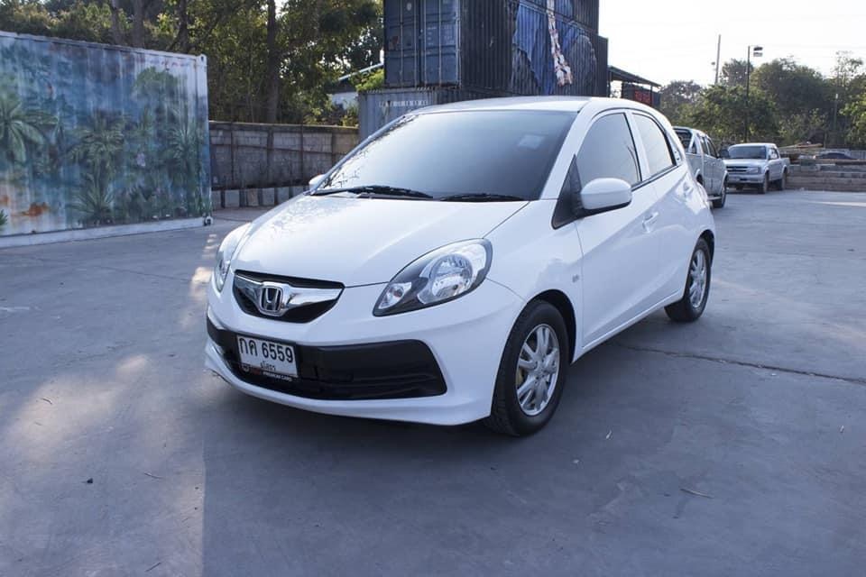 Honda Brio ปี 2011 สีขาว (รูปที่ 2)