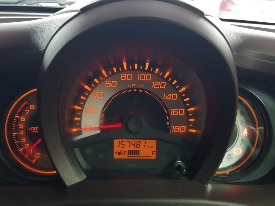 Honda Brio ปี 2011 สีขาว (รูปที่ 18)