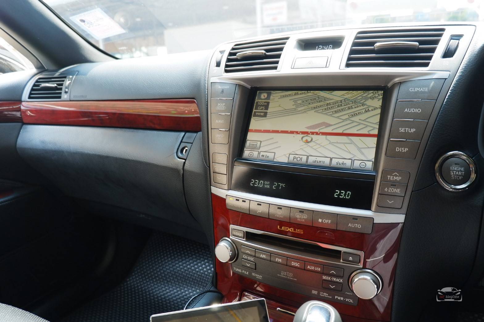 Lexus LS XF40 ปี 2011 สีดำ (รูปที่ 8)