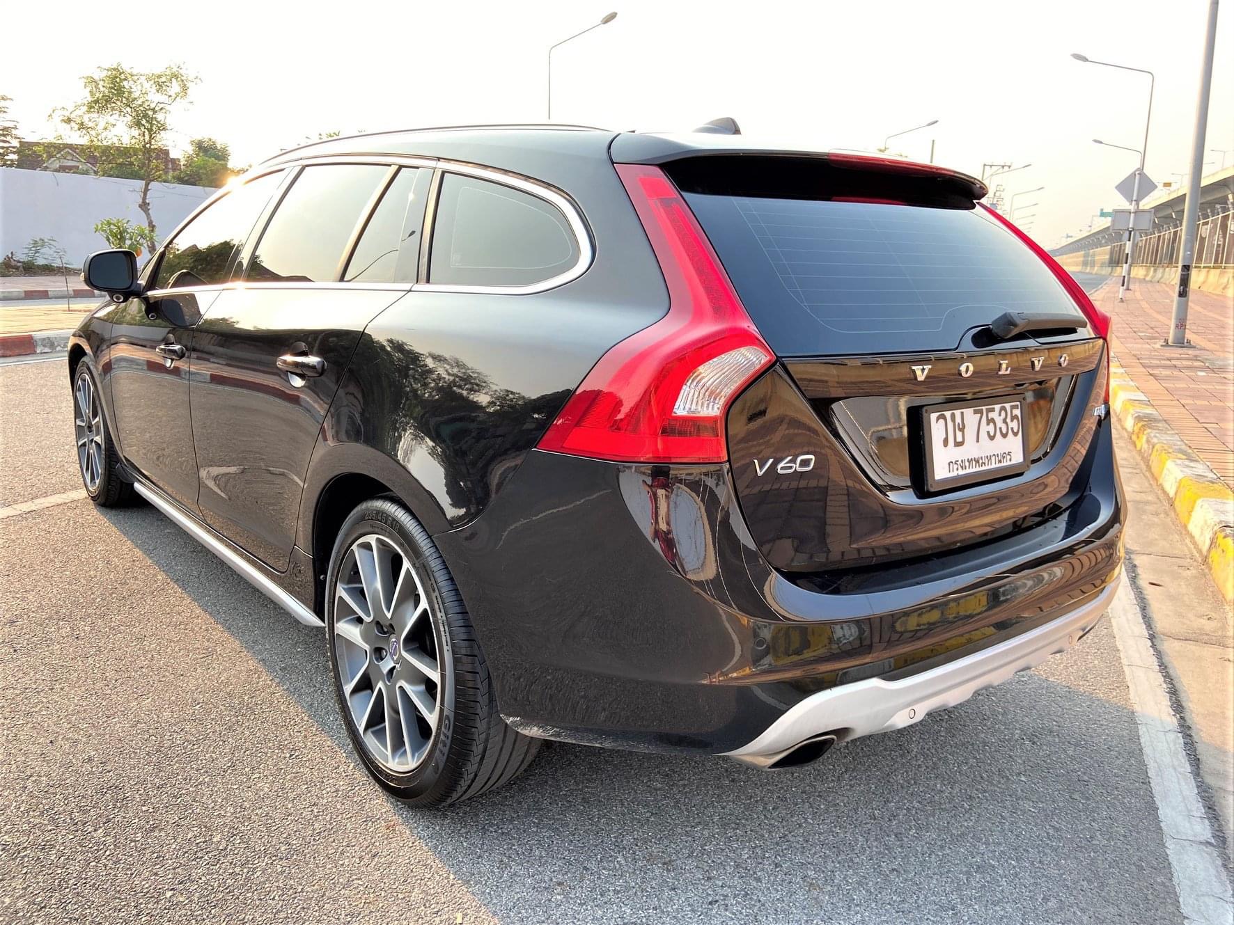 Volvo V60 ปี 2013 สีดำ