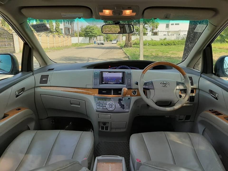 Toyota Estima ปี 2011 สีเงิน (รูปที่ 4)