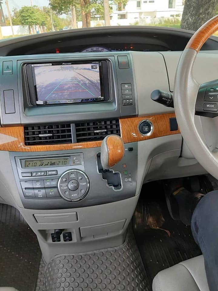 Toyota Estima ปี 2011 สีเงิน (รูปที่ 6)