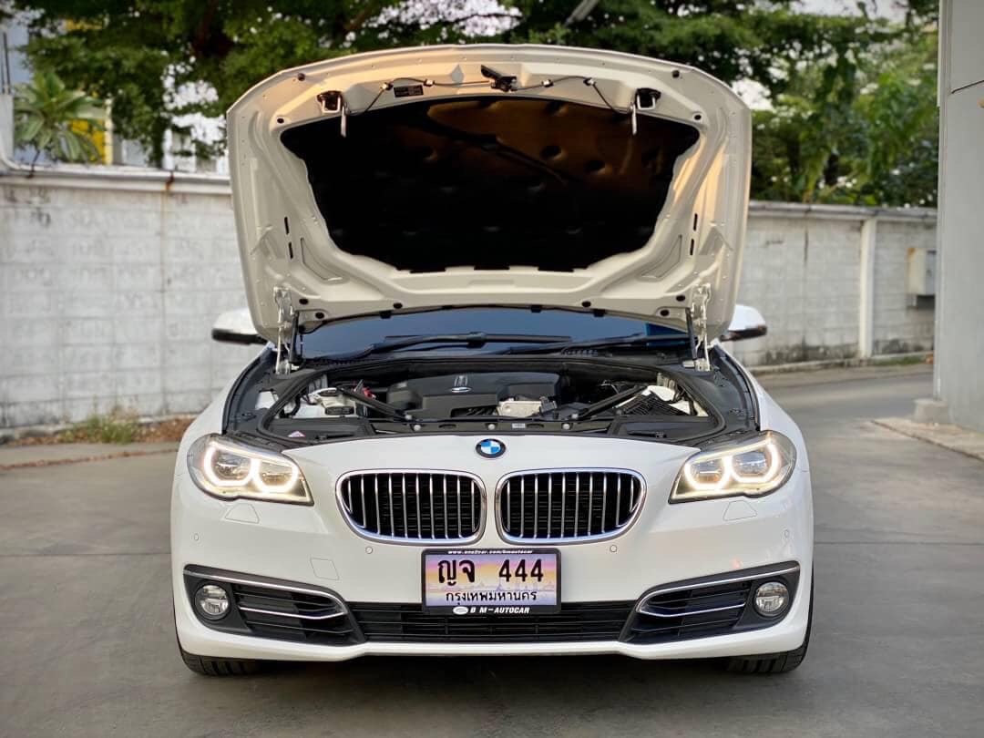 BMW 5 Series F10 528i ปี 2015 สีขาว (รูปที่ 10)