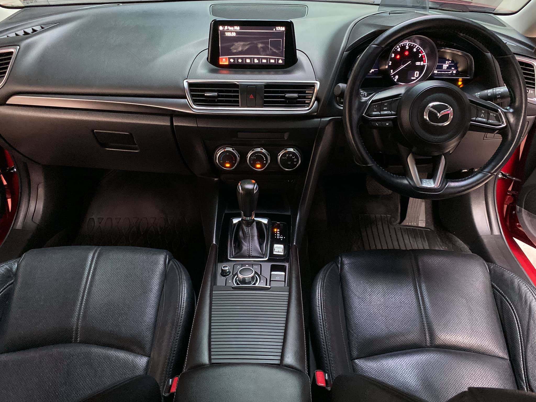 Mazda 3 Hatchback ปี 2017 สีแดง (รูปที่ 6)