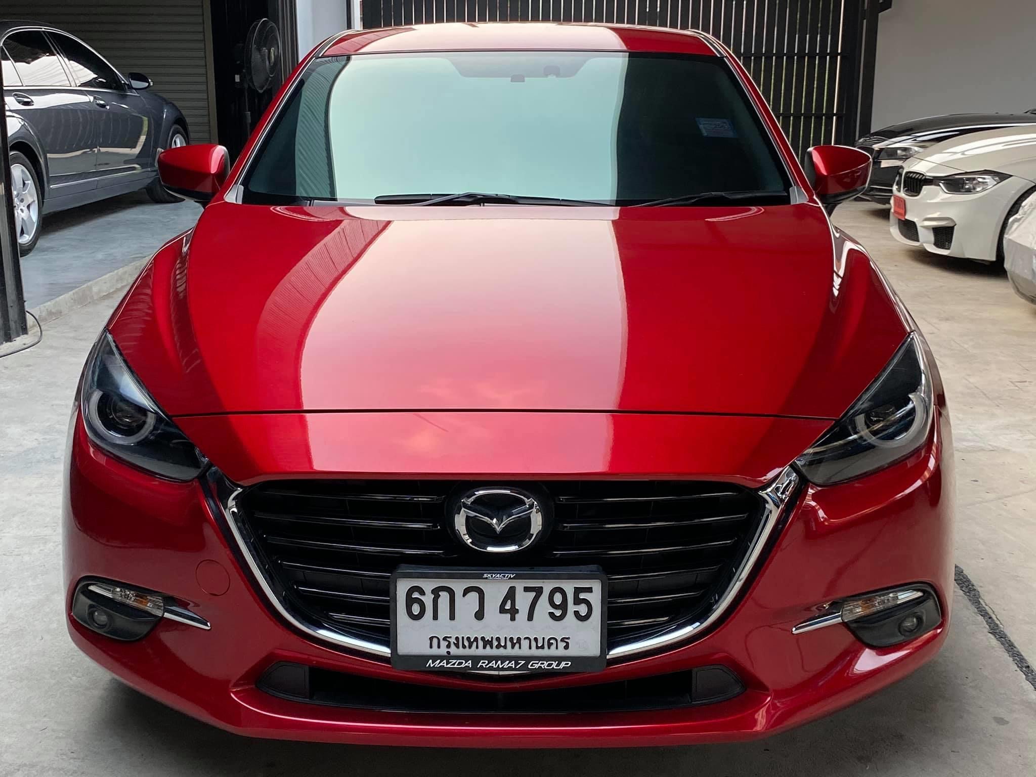 Mazda 3 Hatchback ปี 2017 สีแดง