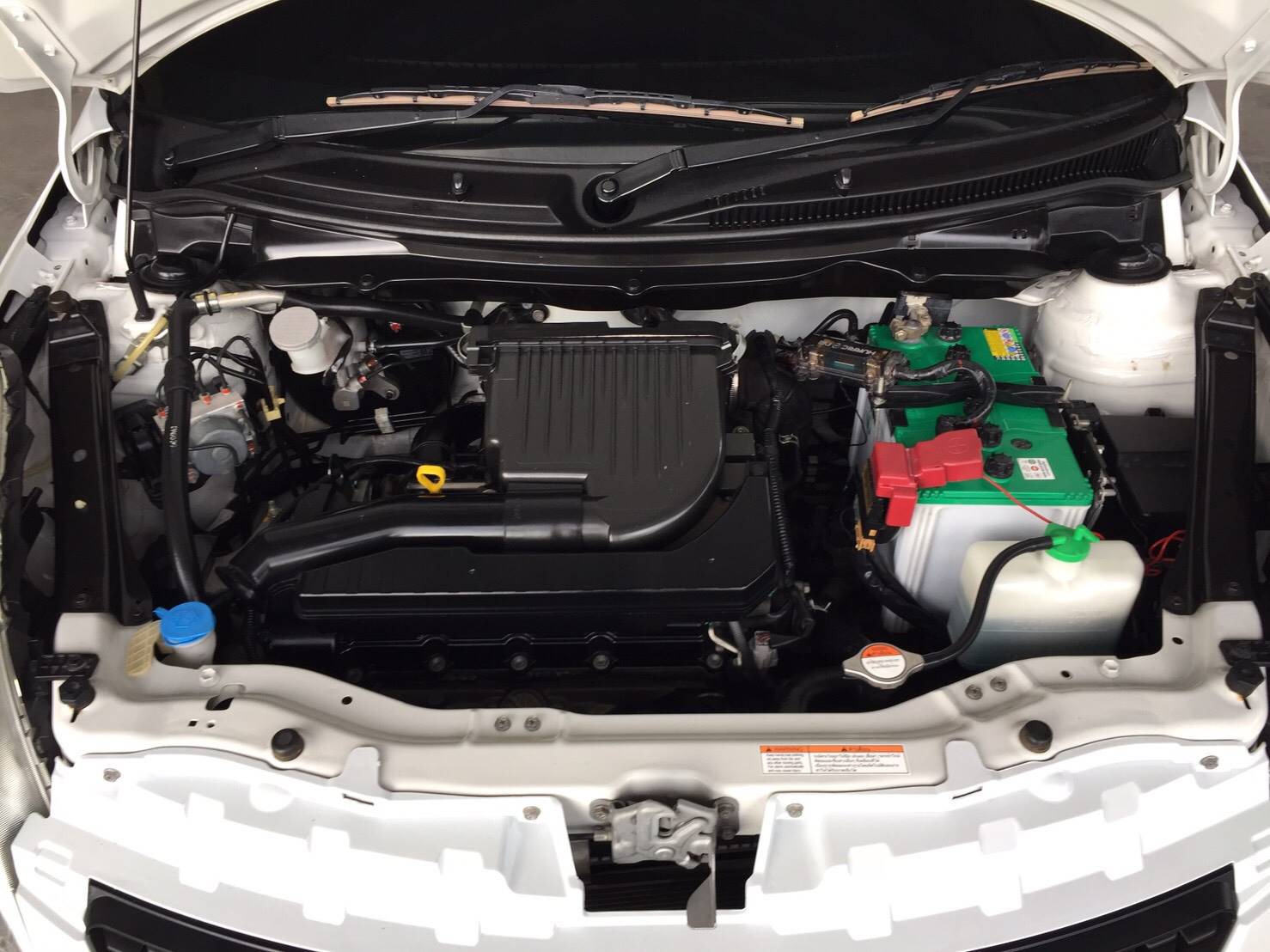 Suzuki Swift ปี 2015 สีขาว (รูปที่ 17)