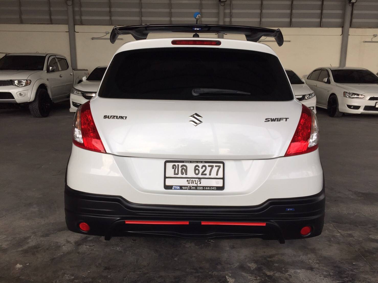 Suzuki Swift ปี 2015 สีขาว (รูปที่ 11)