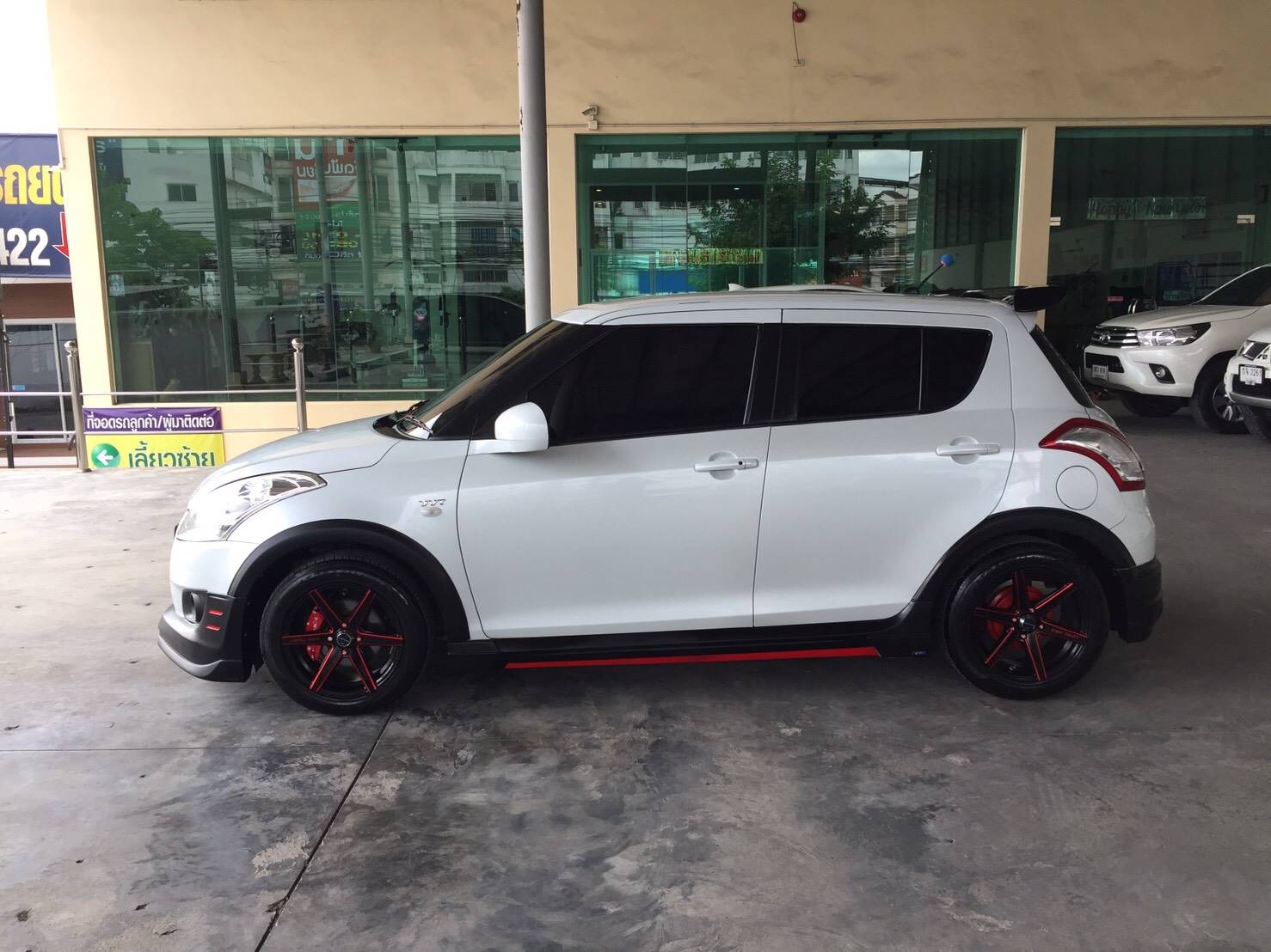 Suzuki Swift ปี 2015 สีขาว (รูปที่ 19)