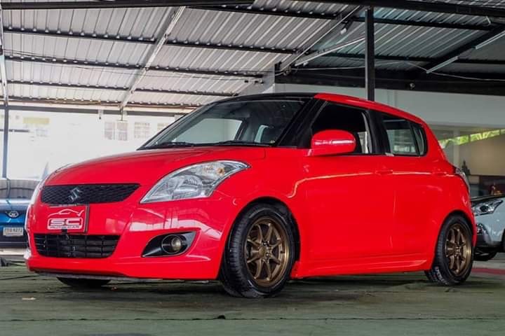 Suzuki Swift ปี 2013 สีแดง