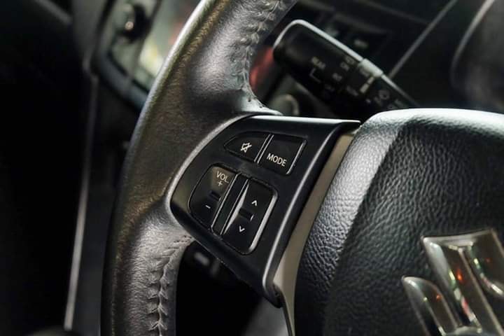 Suzuki Swift ปี 2013 สีแดง (รูปที่ 5)