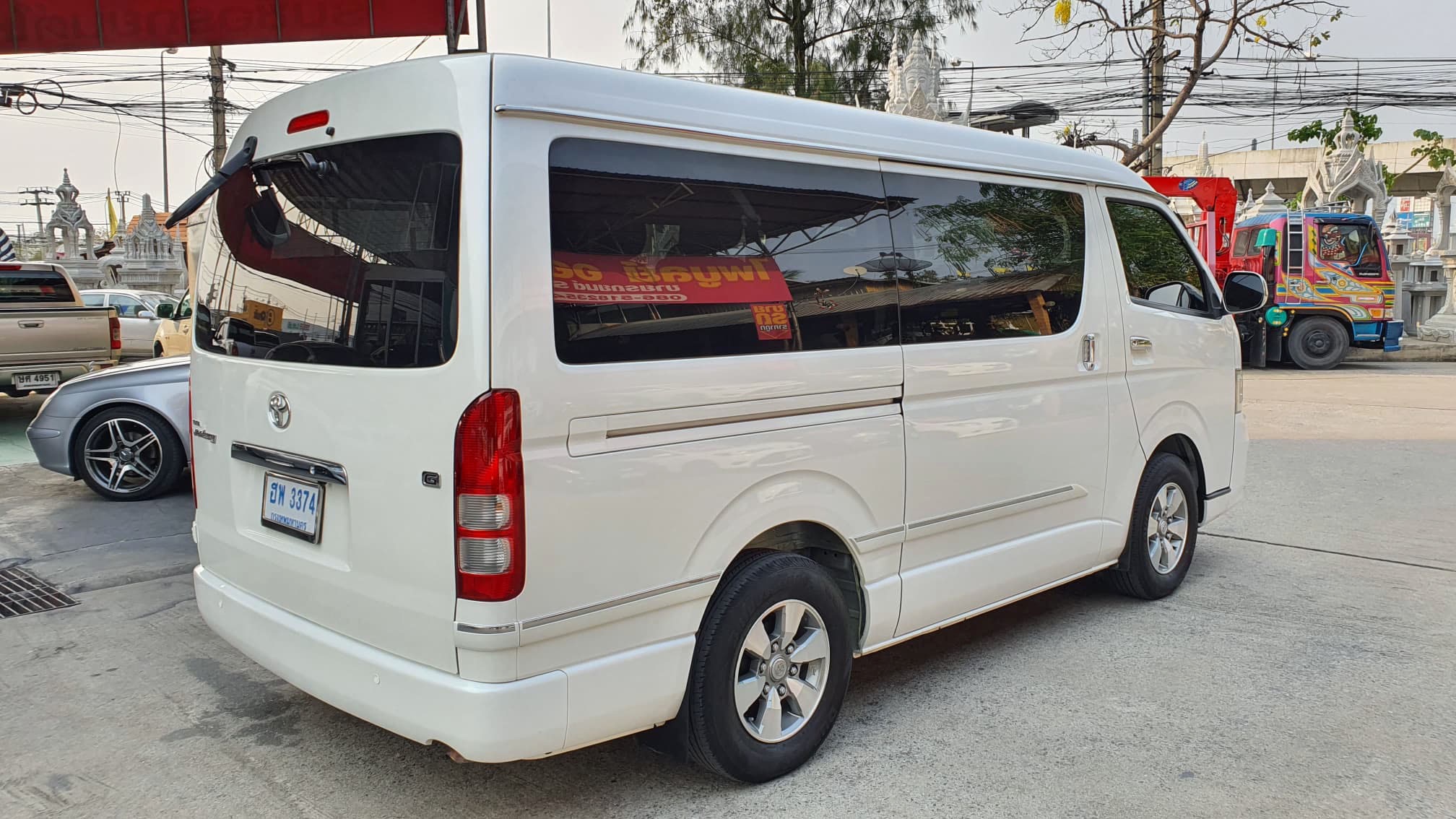 Toyota Ventury ปี 2012 สีขาว (รูปที่ 6)