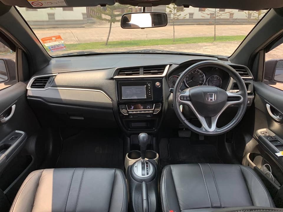Honda BR-V ปี 2018 สีเทา (รูปที่ 4)