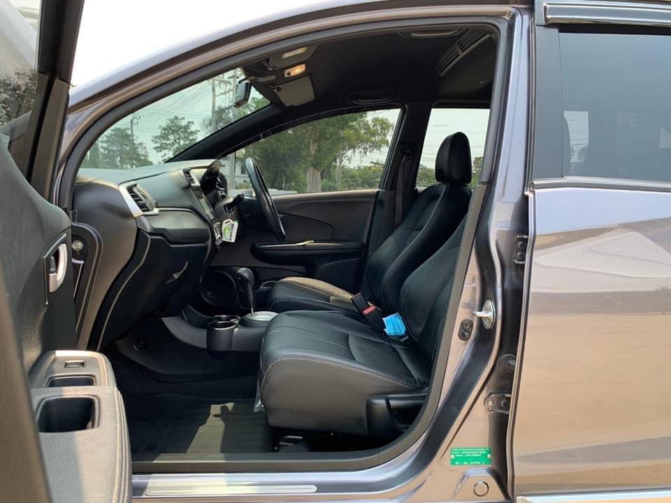 Honda BR-V ปี 2018 สีเทา (รูปที่ 8)