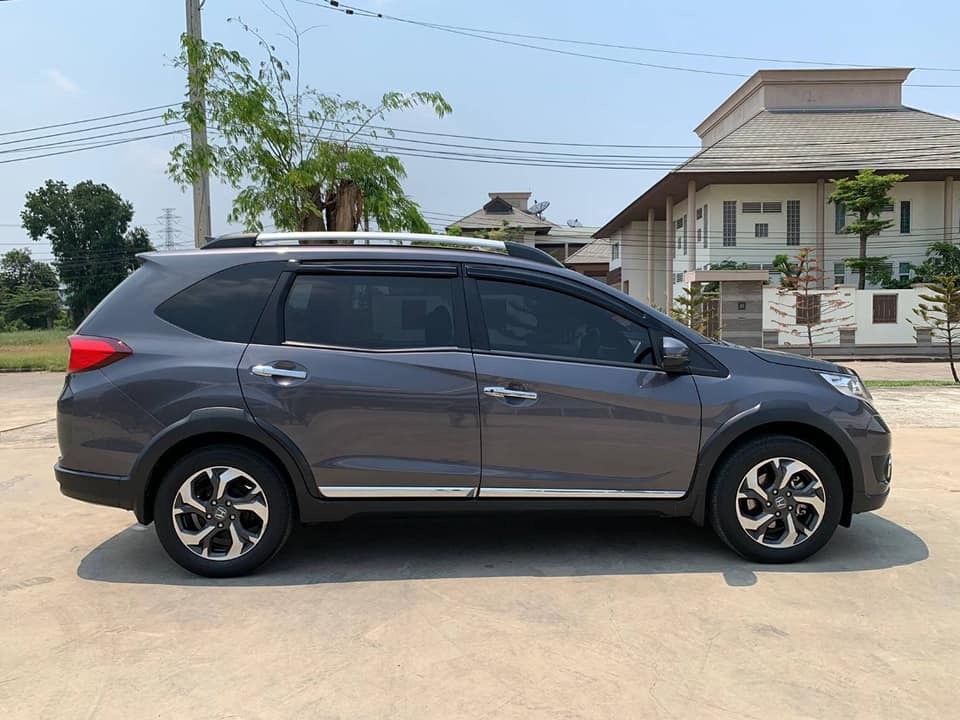Honda BR-V ปี 2018 สีเทา (รูปที่ 3)