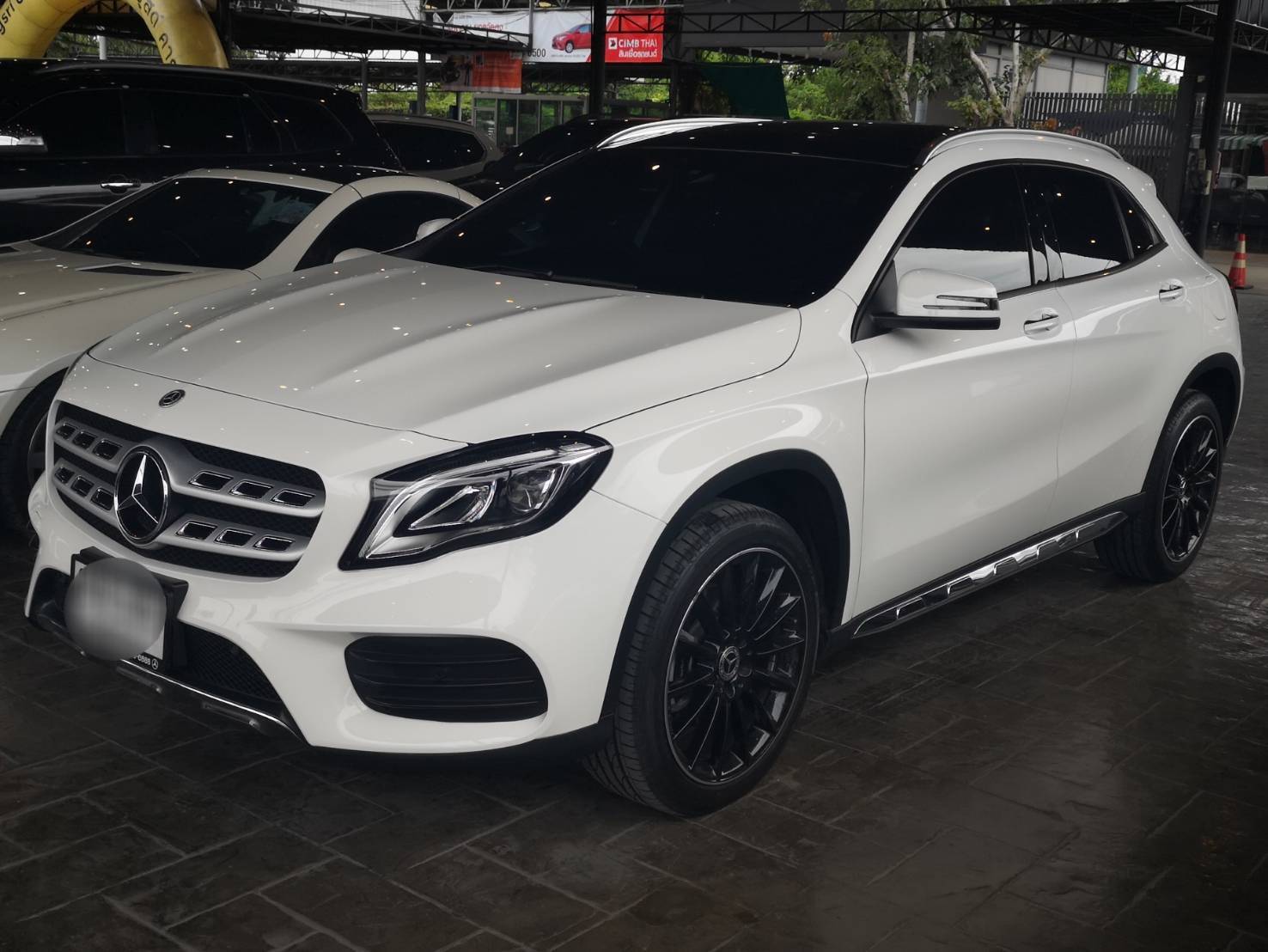 Mercedes-Benz GLA-Class X156 GLA250 ปี 2018 สีขาว