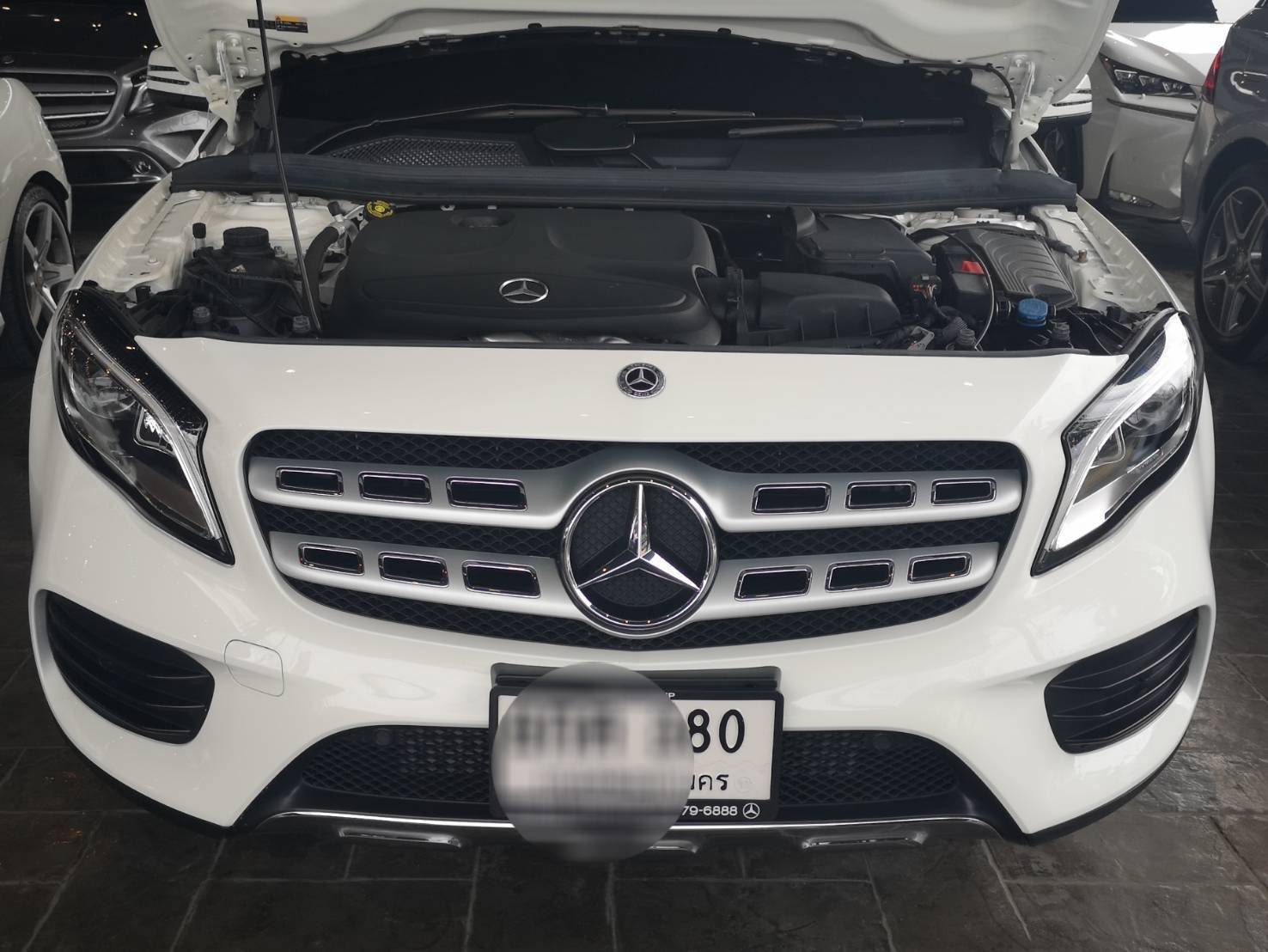 Mercedes-Benz GLA-Class X156 GLA250 ปี 2018 สีขาว (รูปที่ 4)