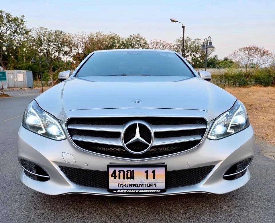 Mercedes-Benz E-Class W212 E200 ปี 2016 สีเงิน (รูปที่ 2)