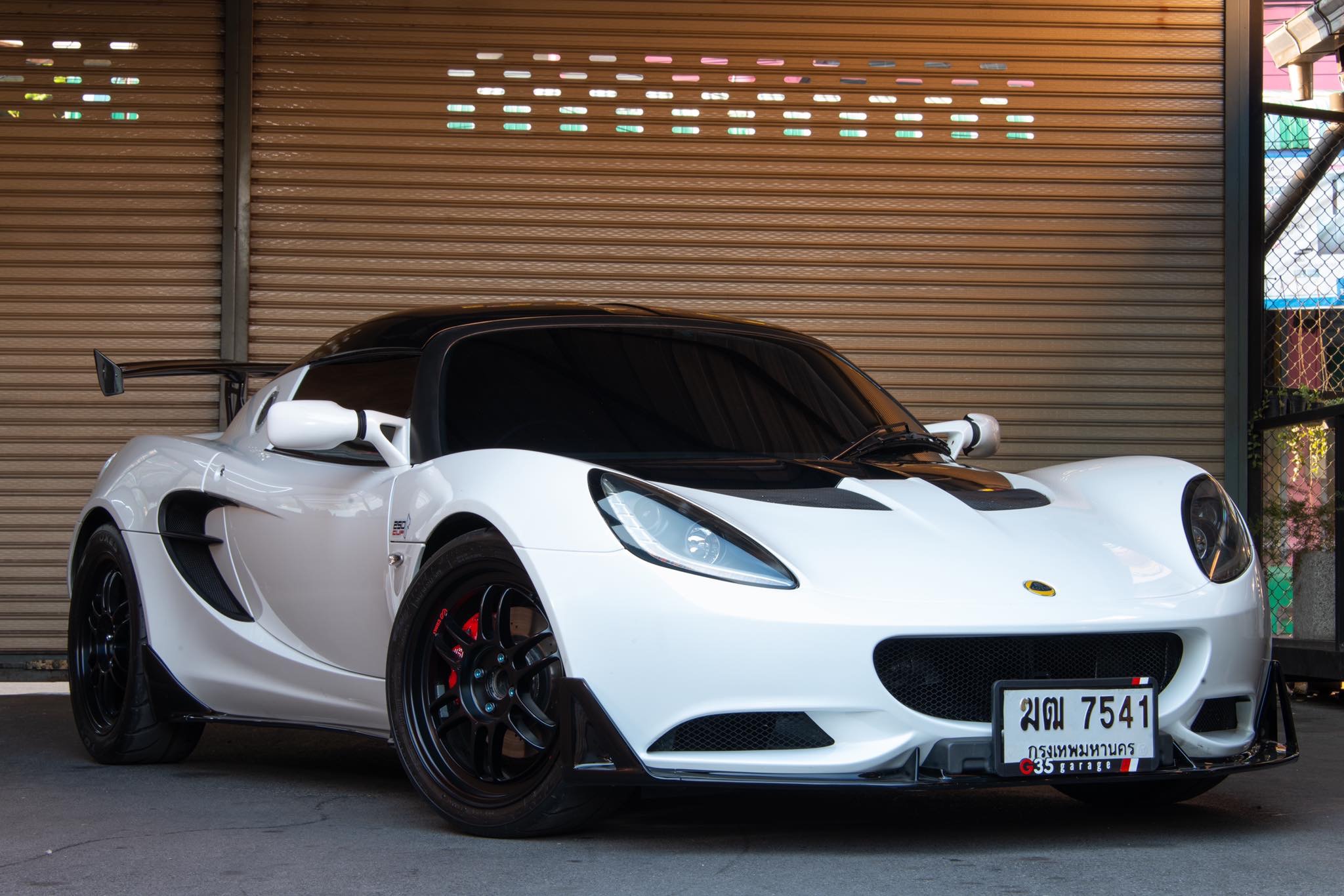 Lotus Elise ปี 2013 สีขาว