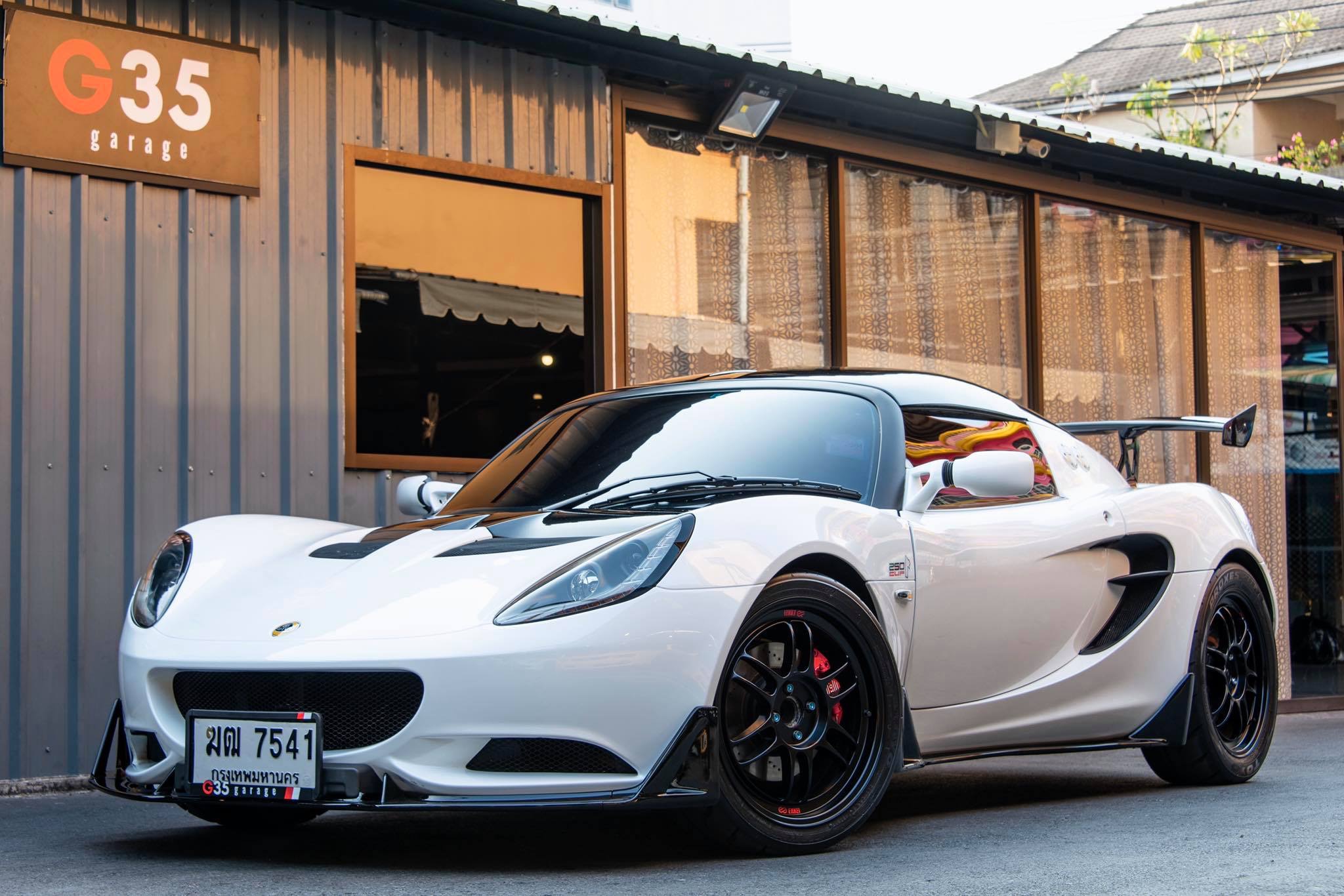 Lotus Elise ปี 2013 สีขาว