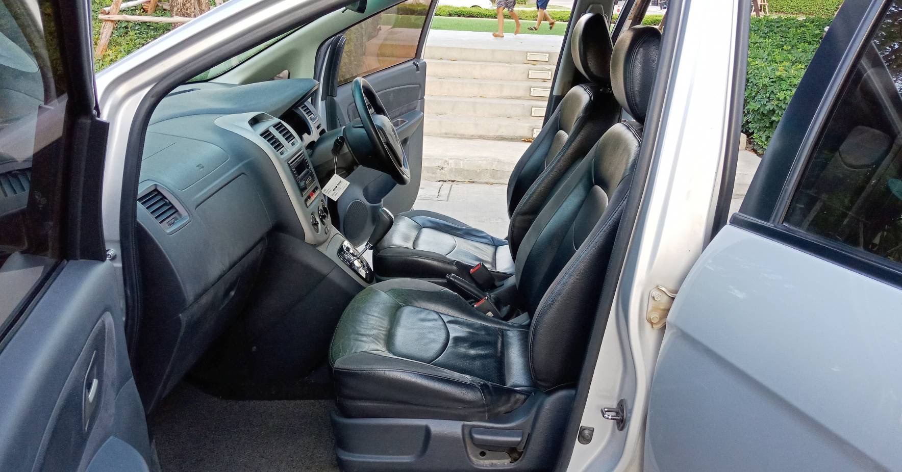 Proton Exora ปี 2011 สีเงิน (รูปที่ 6)