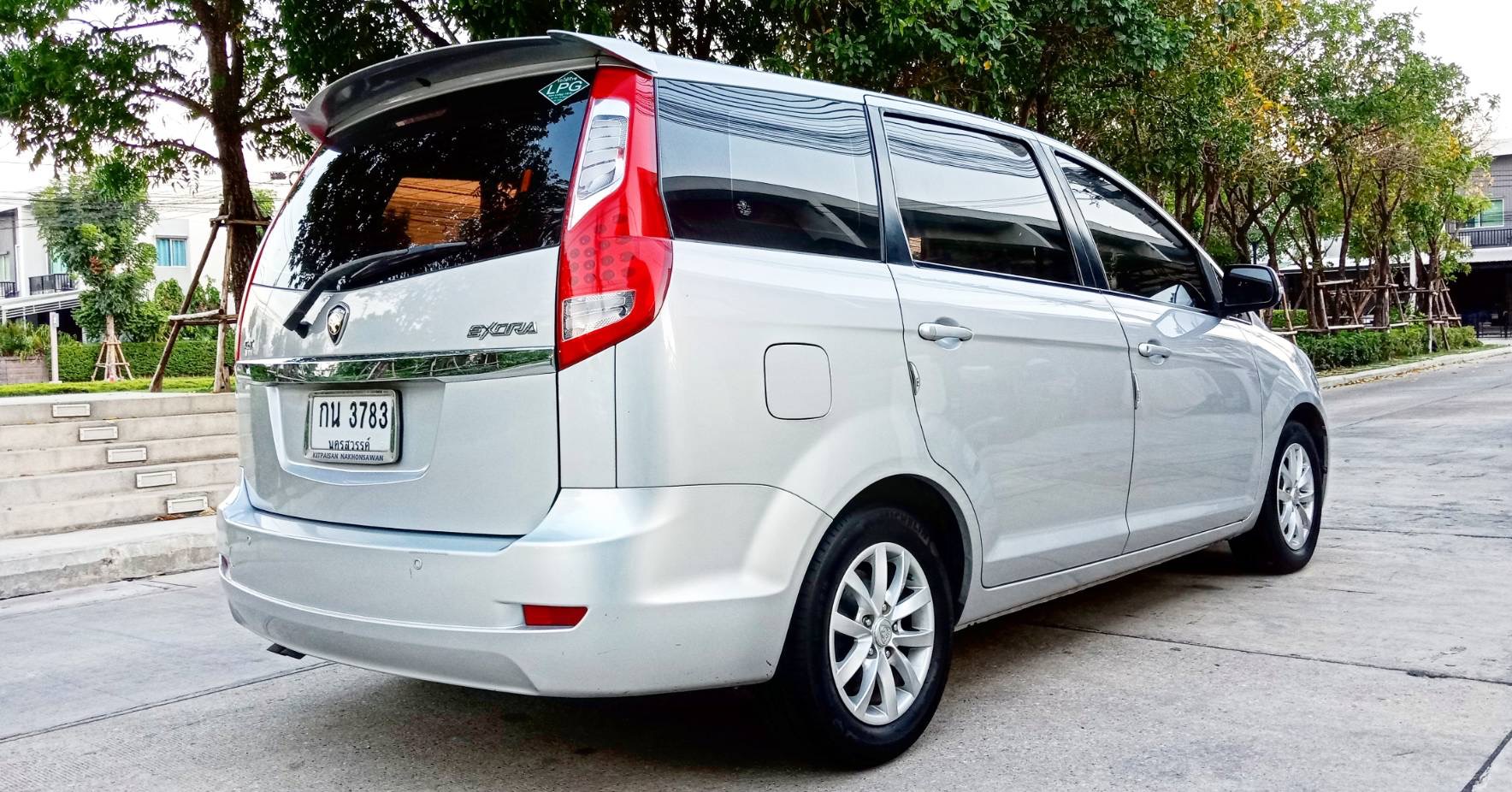 Proton Exora ปี 2011 สีเงิน (รูปที่ 2)